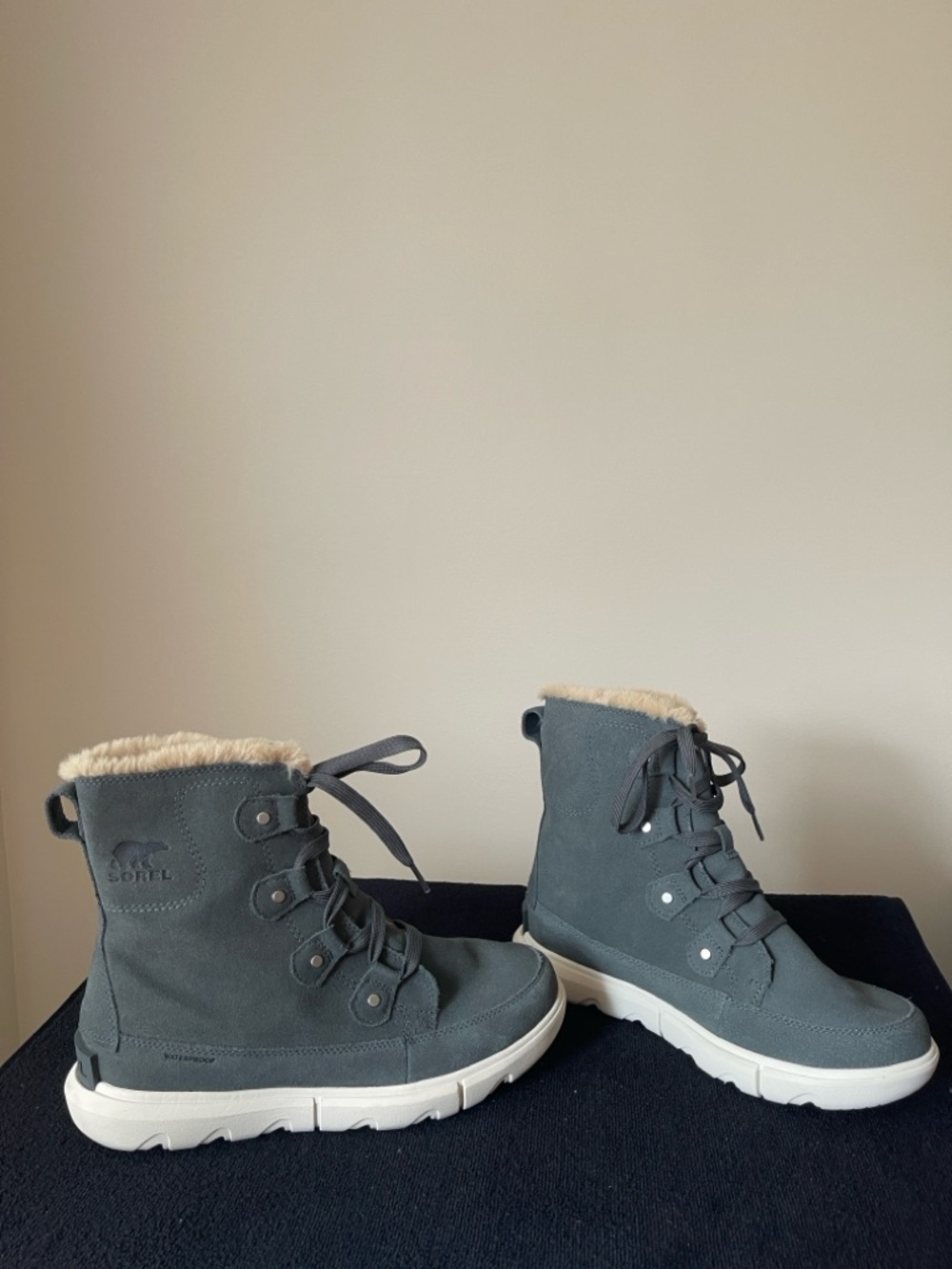 Sorel Women's Gray Lace-Up Faux-Fur Winter Boots